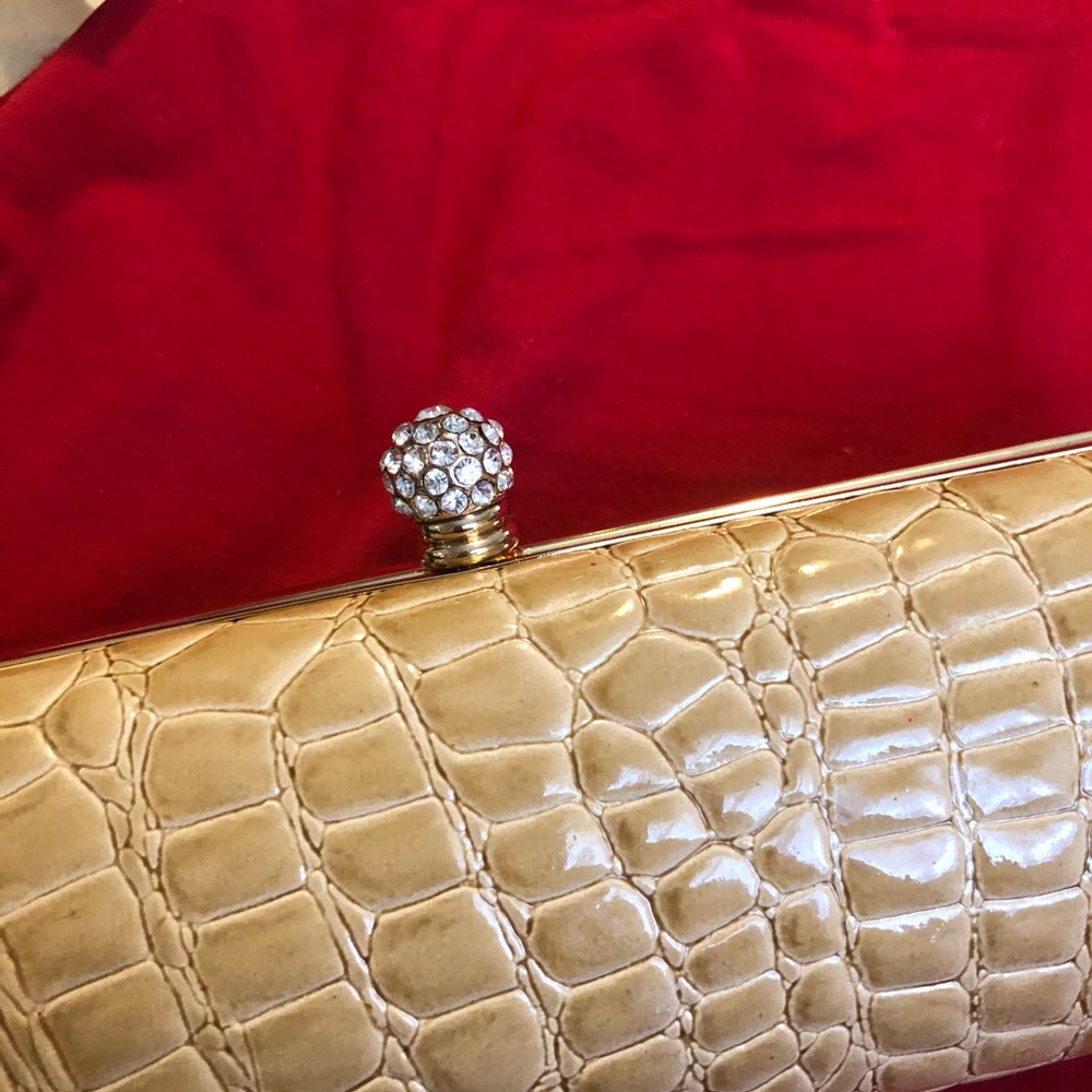 Vintage clutch